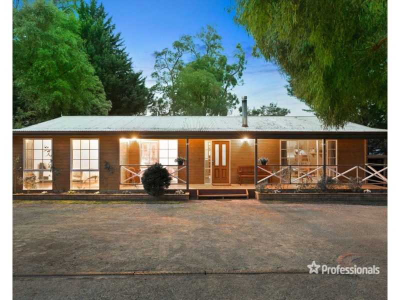 35 Fernhill Road, Mount Evelyn VIC 3796
