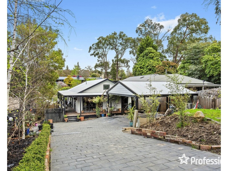 2B Fernhill Road, Mount Evelyn VIC 3796