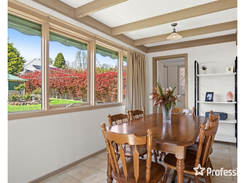 10 Bradman Avenue, Mount Evelyn VIC 3796