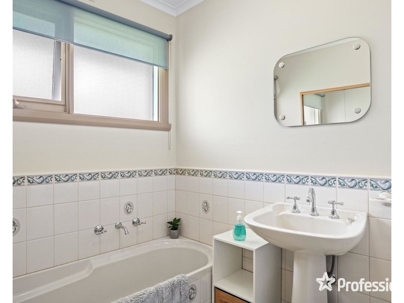 10 Bradman Avenue, Mount Evelyn VIC 3796