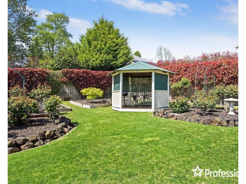 10 Bradman Avenue, Mount Evelyn VIC 3796