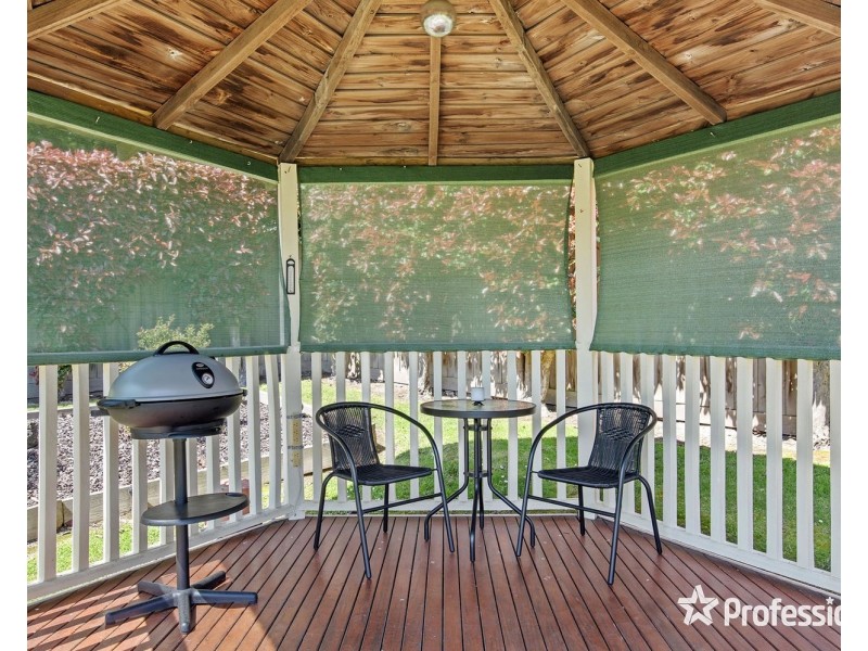 10 Bradman Avenue, Mount Evelyn VIC 3796