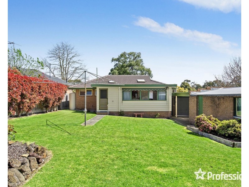 10 Bradman Avenue, Mount Evelyn VIC 3796