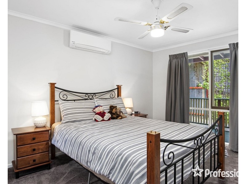 7 Edmond Crescent, Wandin North VIC 3139