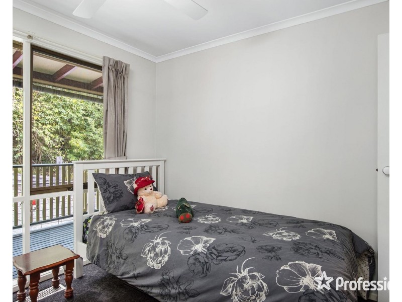 7 Edmond Crescent, Wandin North VIC 3139