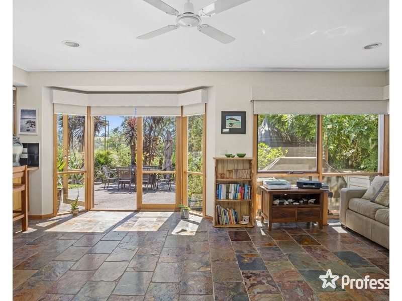 14 Commercial Road, Mount Evelyn VIC 3796