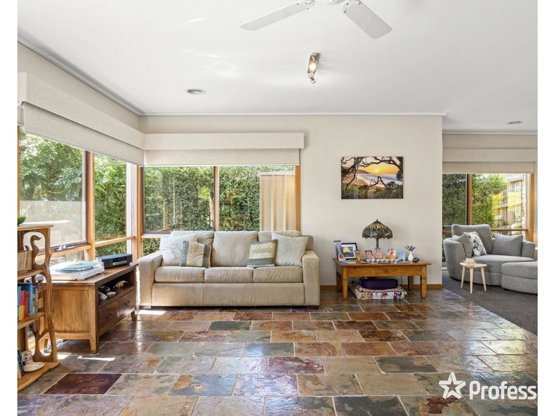 14 Commercial Road, Mount Evelyn VIC 3796