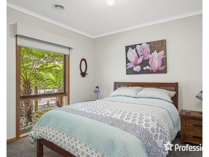 14 Commercial Road, Mount Evelyn VIC 3796