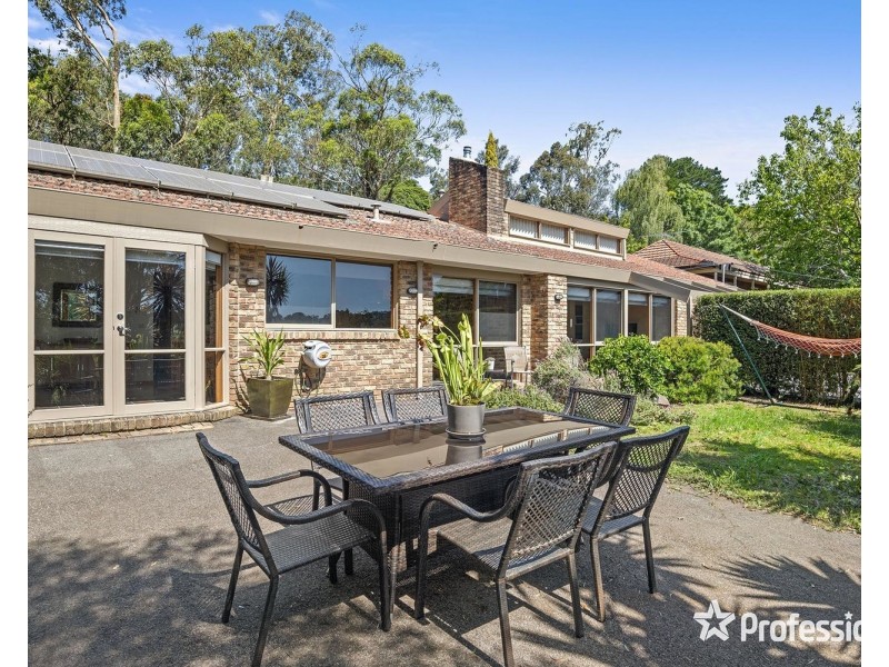 14 Commercial Road, Mount Evelyn VIC 3796