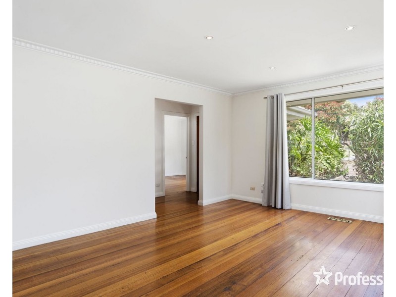 16 Chirnside Drive, Chirnside Park VIC 3116