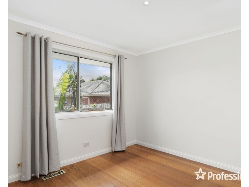 16 Chirnside Drive, Chirnside Park VIC 3116