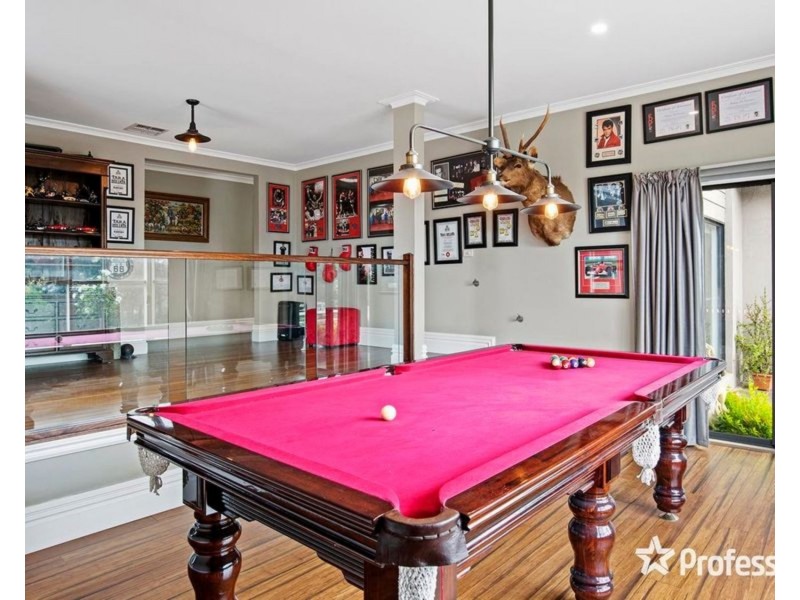 18 Bailey Grove, Wandin North VIC 3139