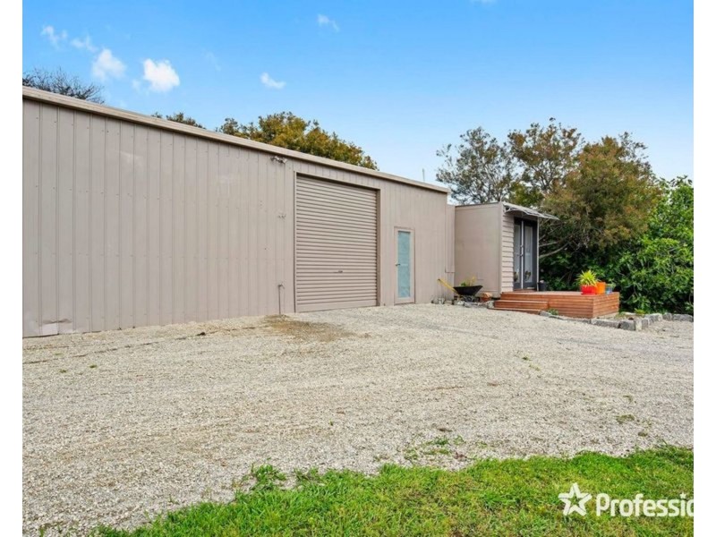 18 Bailey Grove, Wandin North VIC 3139