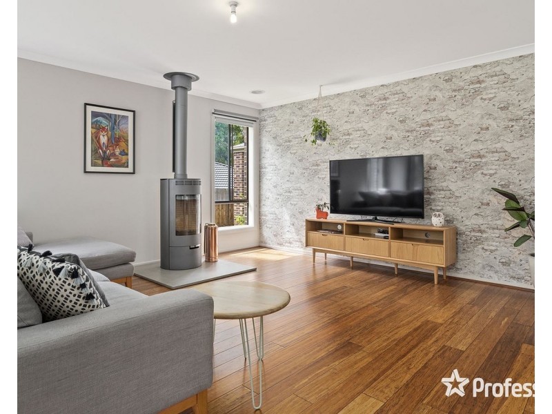 6 Guest House Close, Seville VIC 3139