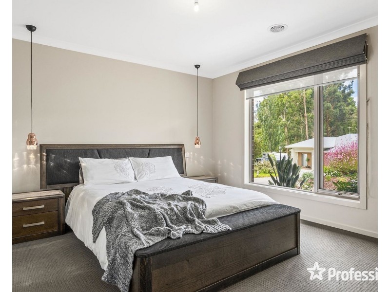 6 Guest House Close, Seville VIC 3139