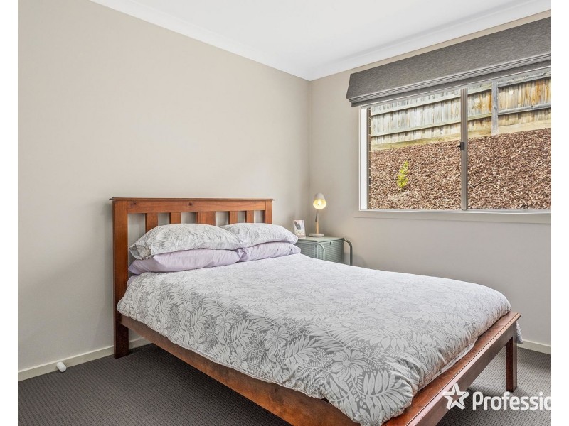 6 Guest House Close, Seville VIC 3139
