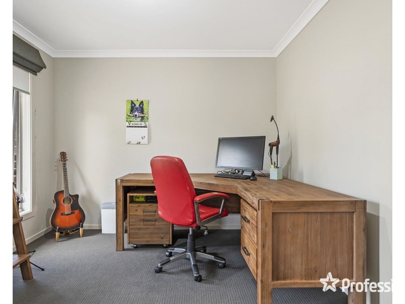 6 Guest House Close, Seville VIC 3139