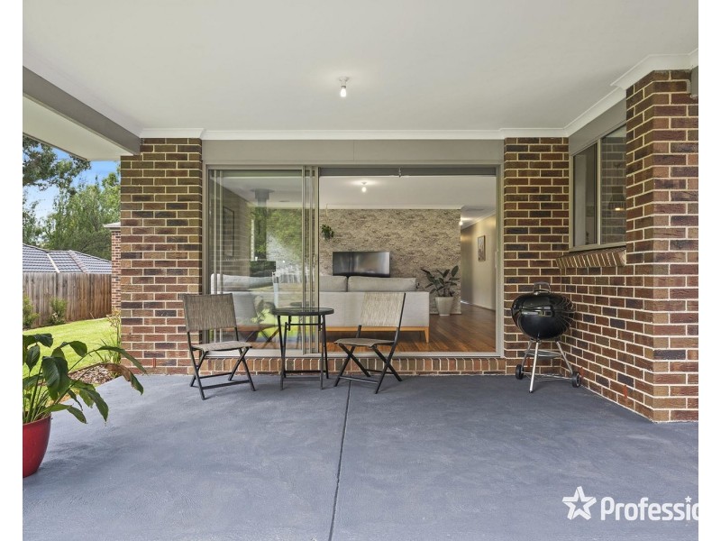 6 Guest House Close, Seville VIC 3139