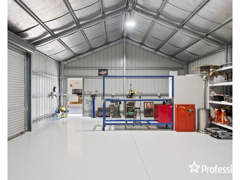 6 Guest House Close, Seville VIC 3139