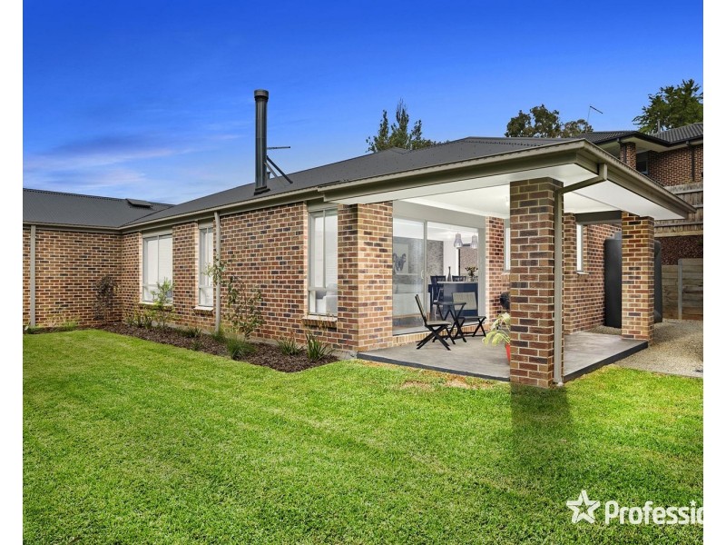 6 Guest House Close, Seville VIC 3139
