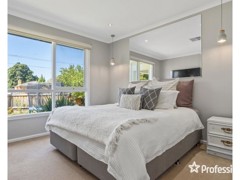 10 Wordsworth Street, Mooroolbark VIC 3138