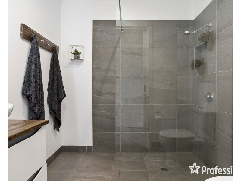 10 Wordsworth Street, Mooroolbark VIC 3138