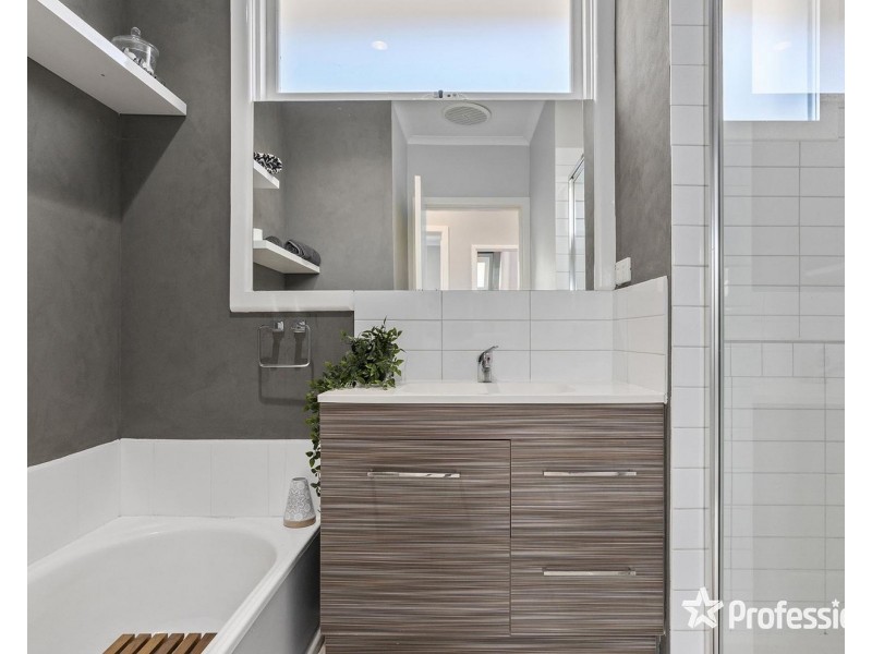 10 Wordsworth Street, Mooroolbark VIC 3138
