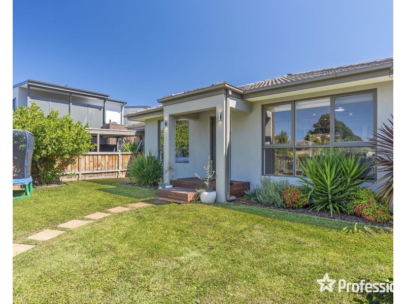10 Wordsworth Street, Mooroolbark VIC 3138