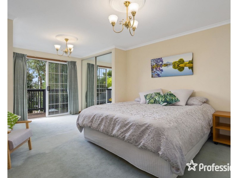 26 Buckmaster Drive, Mount Evelyn VIC 3796
