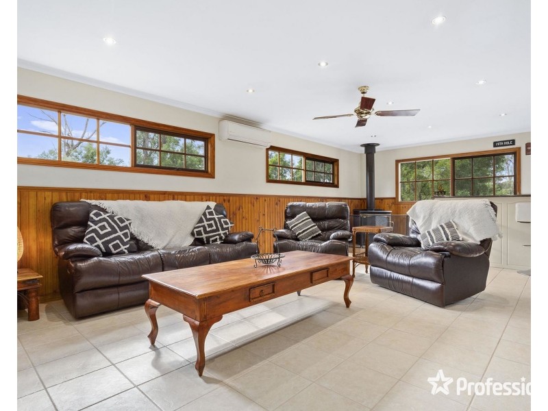 26 Buckmaster Drive, Mount Evelyn VIC 3796