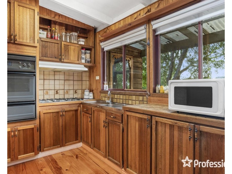 71 Johns Crescent, Mount Evelyn VIC 3796