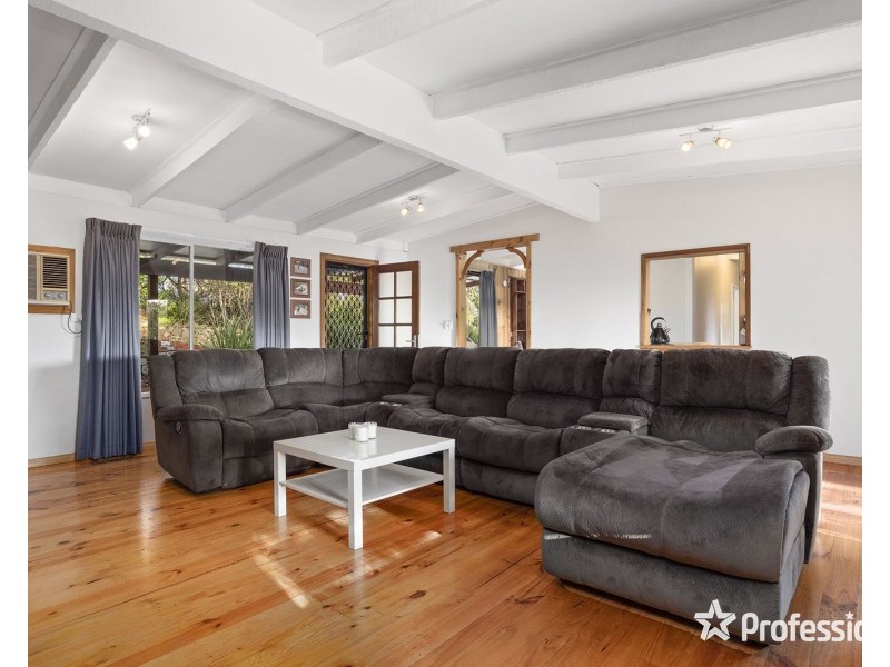 71 Johns Crescent, Mount Evelyn VIC 3796