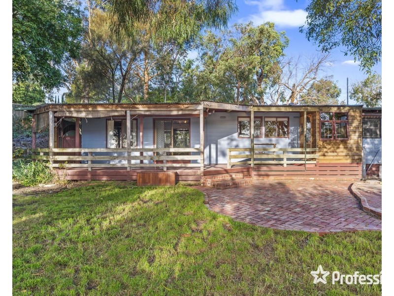 71 Johns Crescent, Mount Evelyn VIC 3796