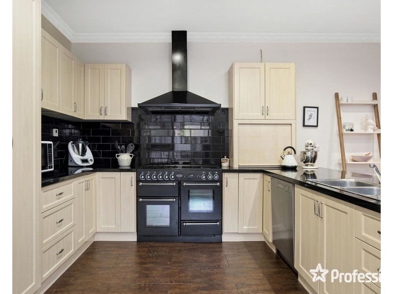 52 Francis Crescent, Mount Evelyn VIC 3796