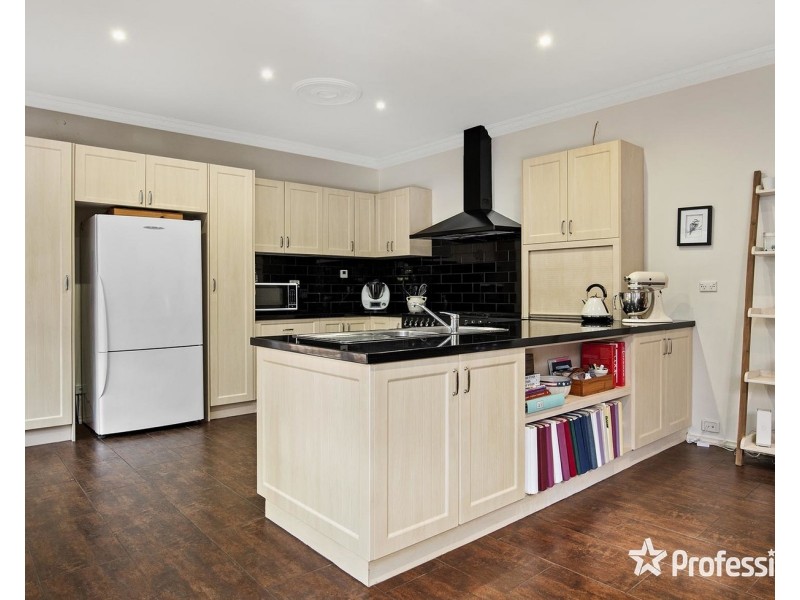 52 Francis Crescent, Mount Evelyn VIC 3796