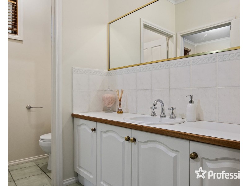 52 Francis Crescent, Mount Evelyn VIC 3796