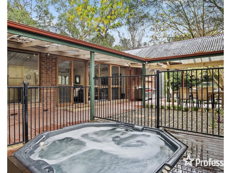 52 Francis Crescent, Mount Evelyn VIC 3796