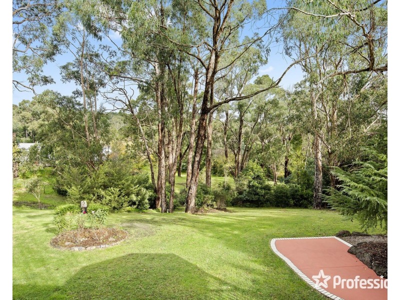 52 Francis Crescent, Mount Evelyn VIC 3796