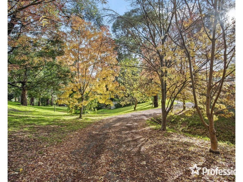 52 Francis Crescent, Mount Evelyn VIC 3796