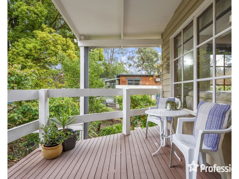 8 Junction Road, Mount Evelyn VIC 3796