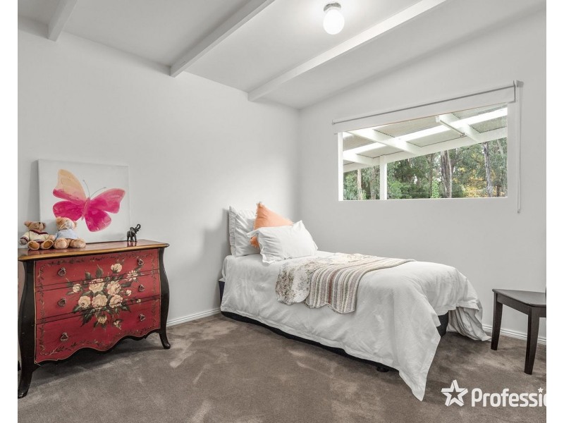 8 Junction Road, Mount Evelyn VIC 3796