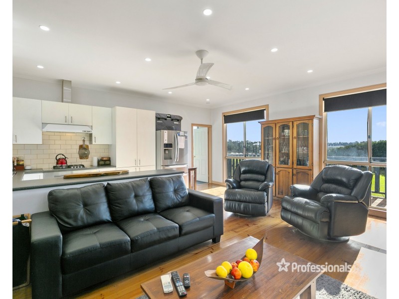 175 Graham Road, Wandin East VIC 3139