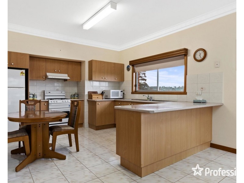 150 Wandin East Road, Wandin East VIC 3139