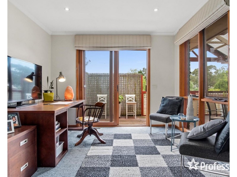 27 Crestview Close, Montrose VIC 3765