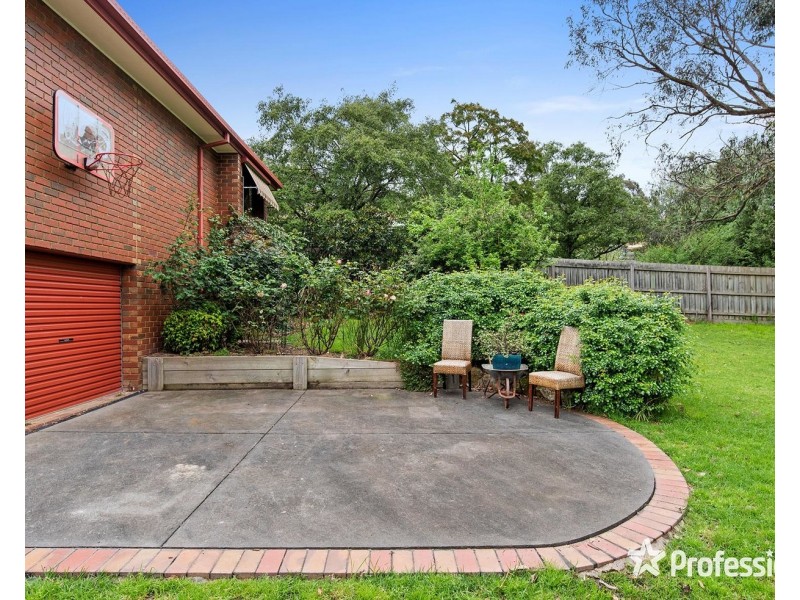 27 Crestview Close, Montrose VIC 3765