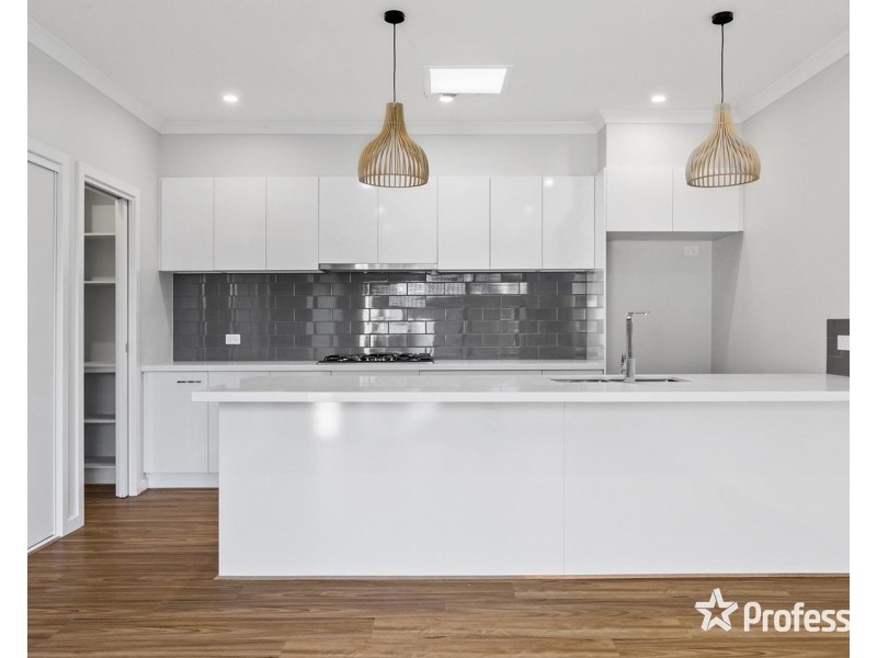 2/52 Lomond Avenue, Kilsyth VIC 3137