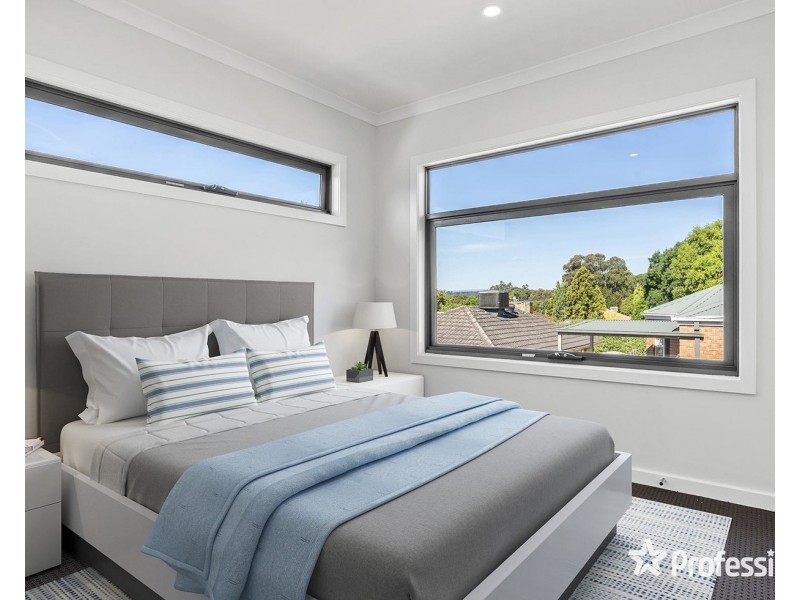 2/52 Lomond Avenue, Kilsyth VIC 3137