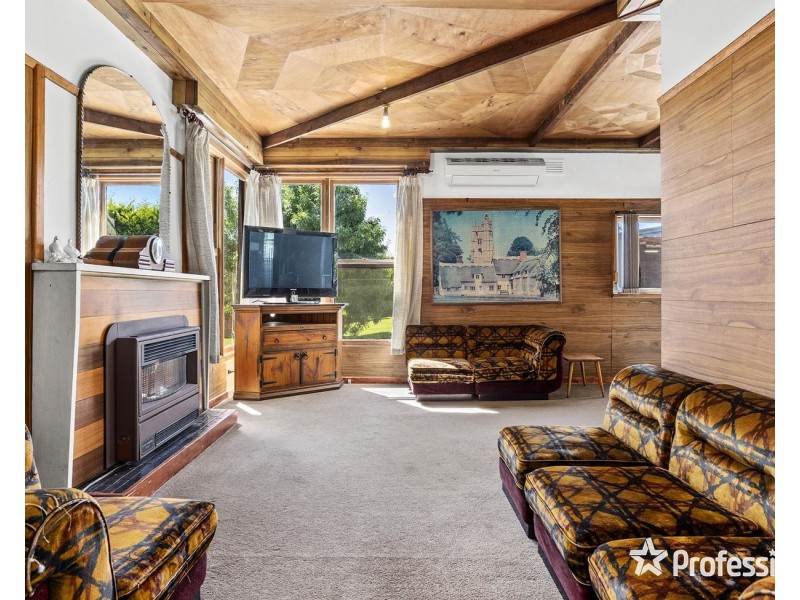 21 Heatherbrae Avenue West, Ringwood VIC 3134