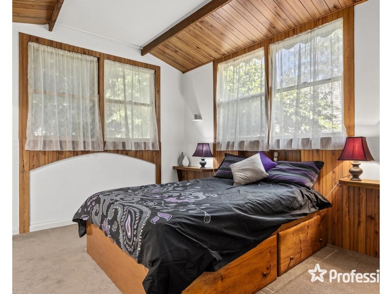 21 Heatherbrae Avenue West, Ringwood VIC 3134