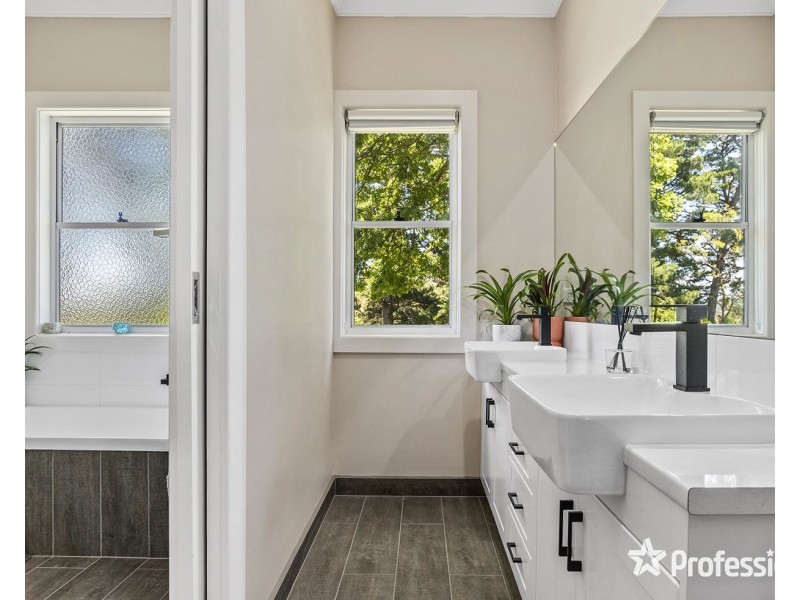 87 Birmingham Road, Mount Evelyn VIC 3796